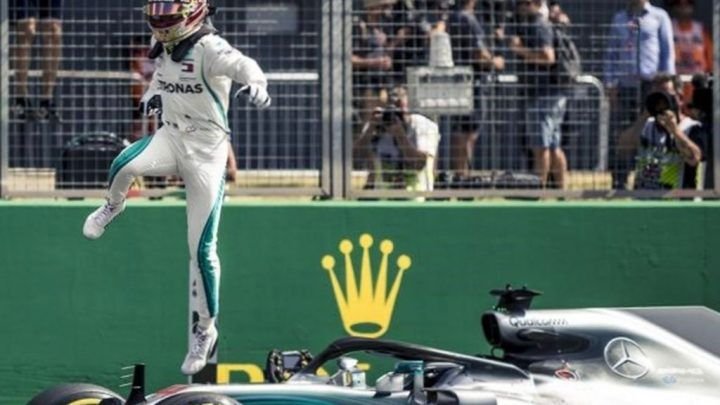 Lewis Hamilton renueva con Mercedes hasta el 2020