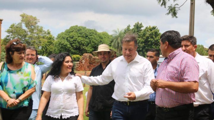 Presidente panameño visitó y admiró la misión de San Cosme y Damián
