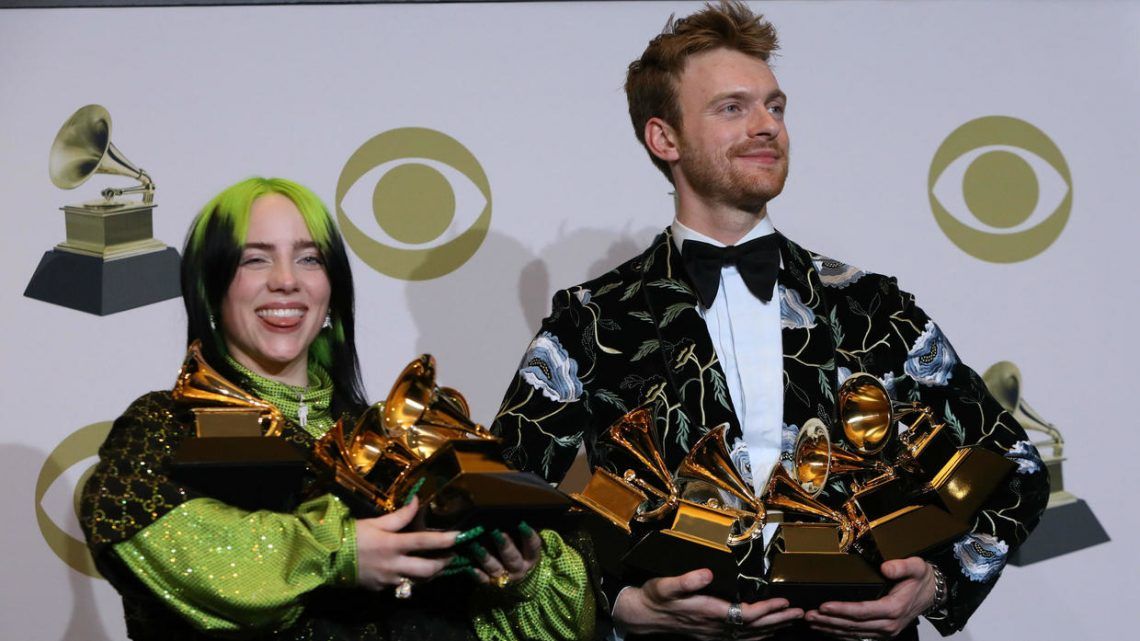 Billie Eilish arrasa en los Grammy