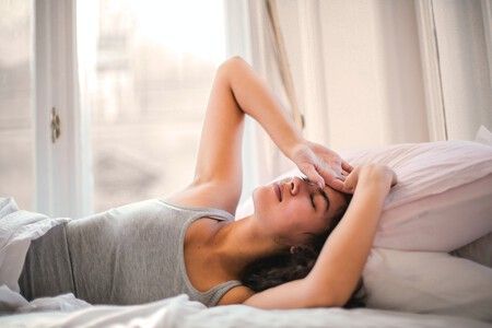 Qué es la hiperhidrosis nocturna (y por qué es importante si sudas mucho mientras duermes)y