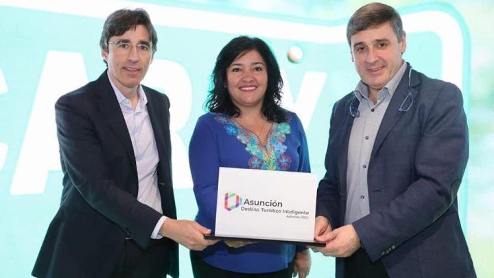 Paraguay recibió distinción «Asunción como Destino Turístico Inteligente» en FITUR 2023